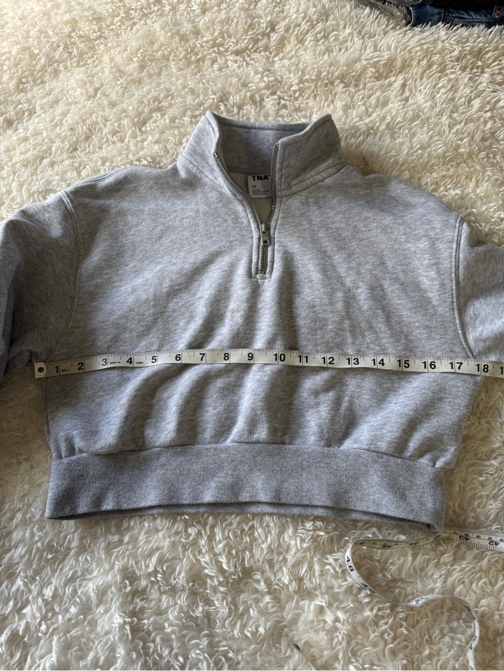 Aritzia TNA Cozy Fleece Perfect 1/4 Zip Cropped Sweatshirt Women's XS Grey - Picture 6 of 12